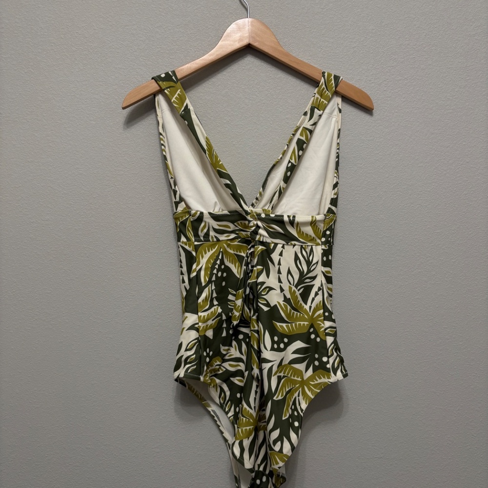 Old Navy Tie-Back One-Piece Swimsuit - Palm Print, XL - Picture 5 of 9